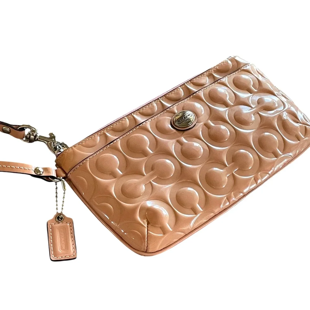 COACH F49883 OP Art Go-Go Pink Tulle Patent Leather Embossed Zip Wristlet Wallet